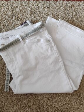 White Women Capri Jeans - Classic Slim Fit 16